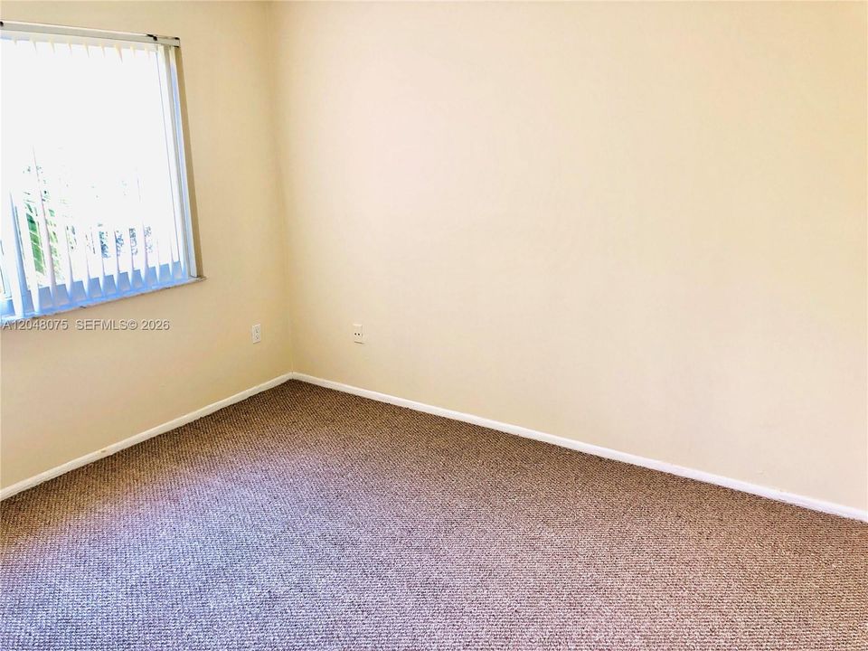 For Rent: $2,300 (2 beds, 1 baths, 804 Square Feet)