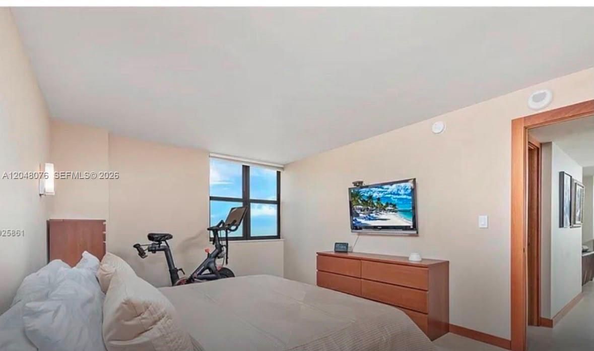 For Sale: $1,379,000 (2 beds, 2 baths, 1005 Square Feet)