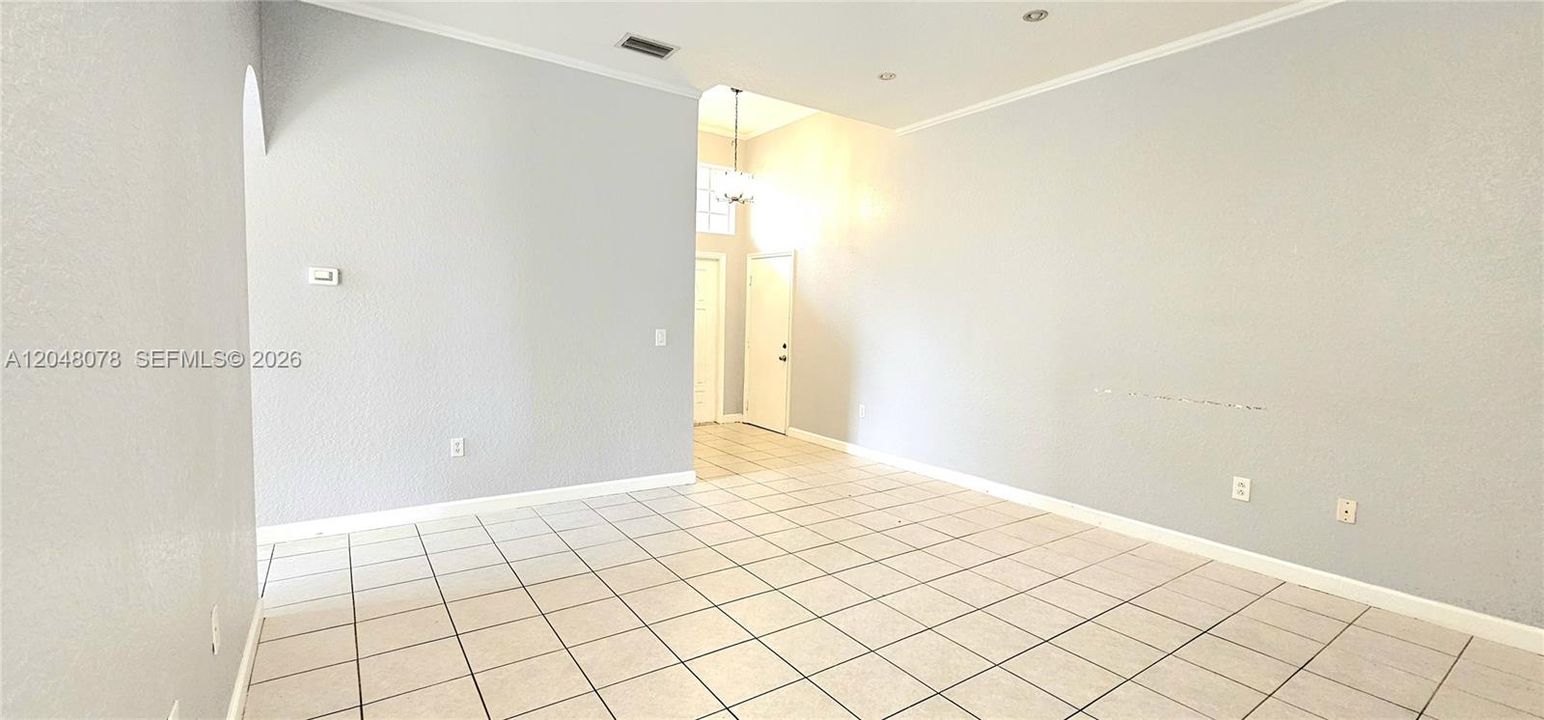 For Rent: $3,200 (3 beds, 2 baths, 1402 Square Feet)