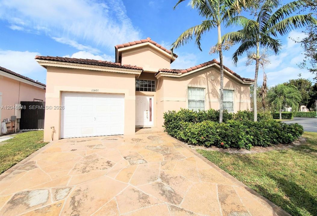 For Rent: $3,200 (3 beds, 2 baths, 1402 Square Feet)