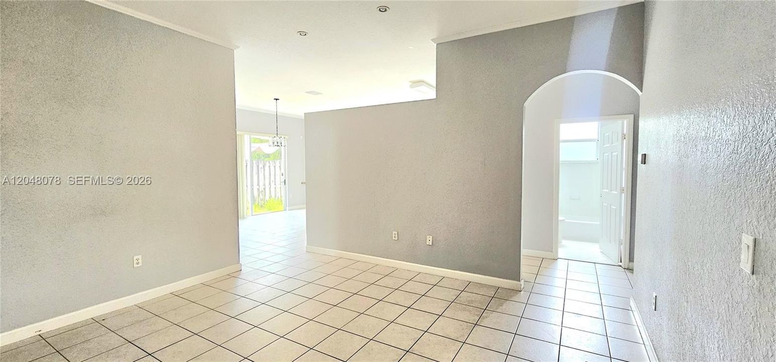 For Rent: $3,200 (3 beds, 2 baths, 1402 Square Feet)