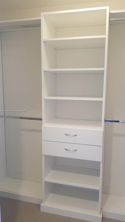 For Rent: $3,300 (1 beds, 1 baths, 646 Square Feet)