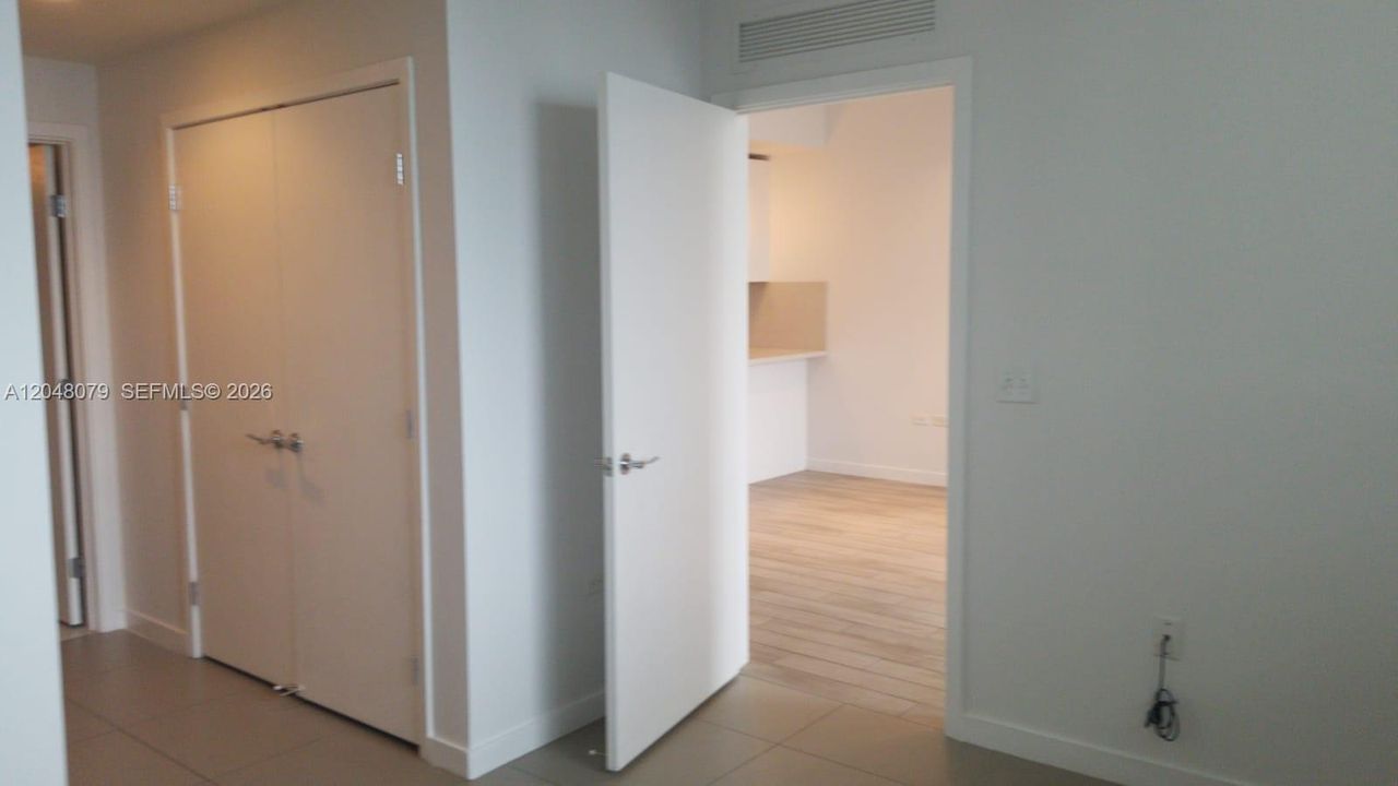 For Rent: $3,300 (1 beds, 1 baths, 646 Square Feet)