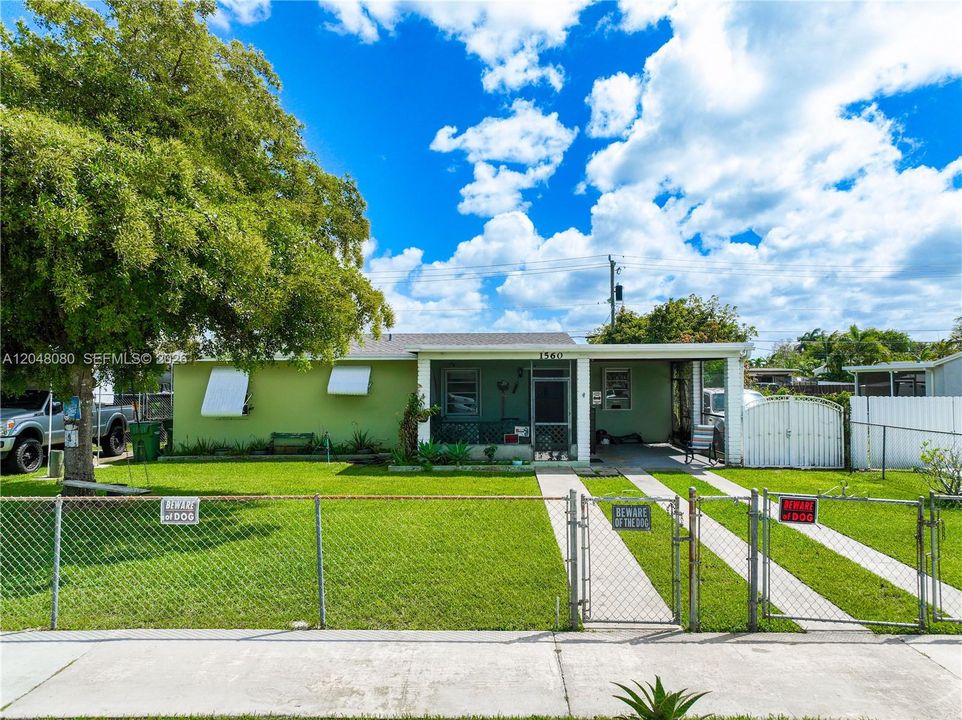 For Sale: $519,000 (3 beds, 1 baths, 1072 Square Feet)