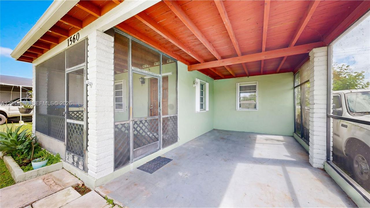 For Sale: $519,000 (3 beds, 1 baths, 1072 Square Feet)