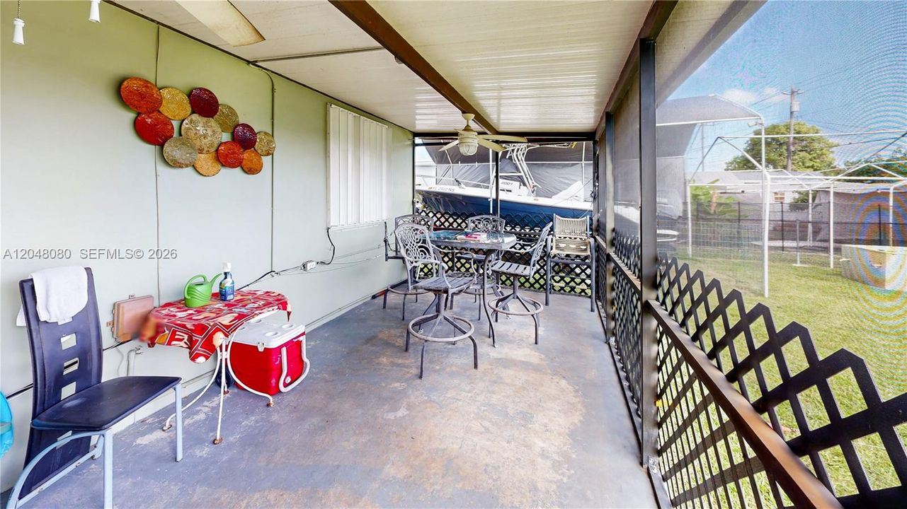 For Sale: $519,000 (3 beds, 1 baths, 1072 Square Feet)