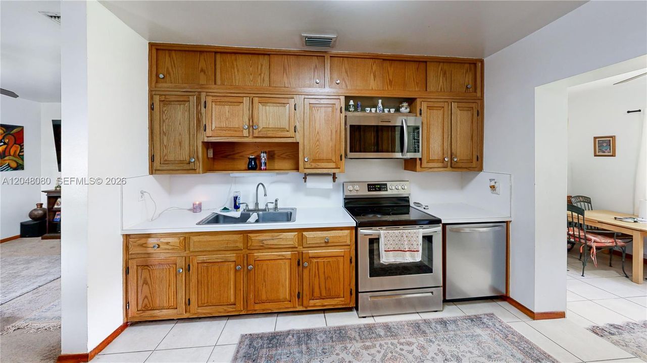 For Sale: $519,000 (3 beds, 1 baths, 1072 Square Feet)