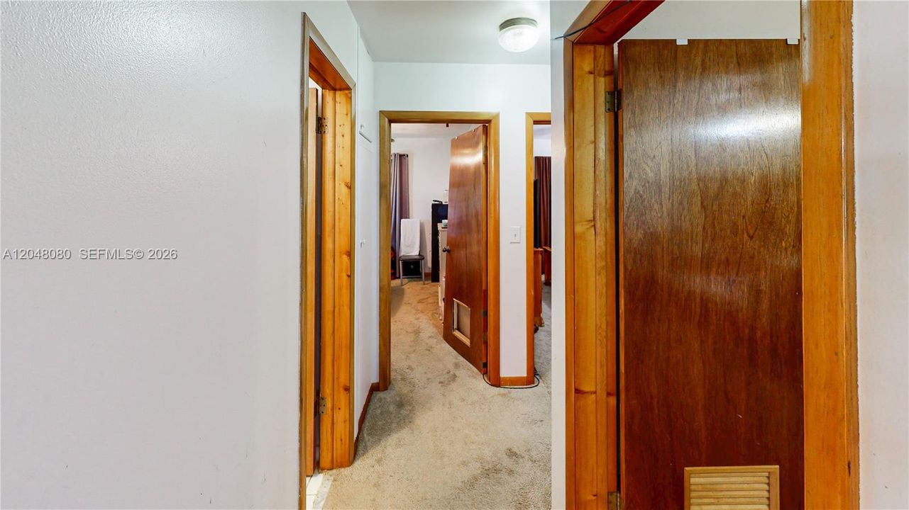 For Sale: $519,000 (3 beds, 1 baths, 1072 Square Feet)