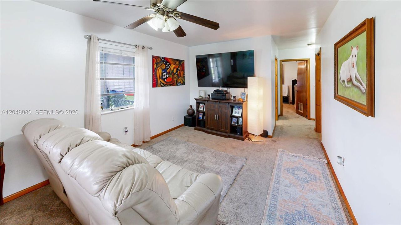 For Sale: $519,000 (3 beds, 1 baths, 1072 Square Feet)