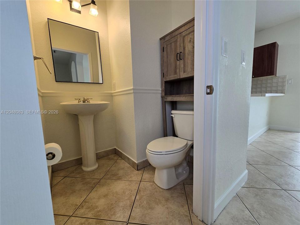 В аренду: $3,300 (3 спален, 2 ванн, 1608 Квадратных фут)