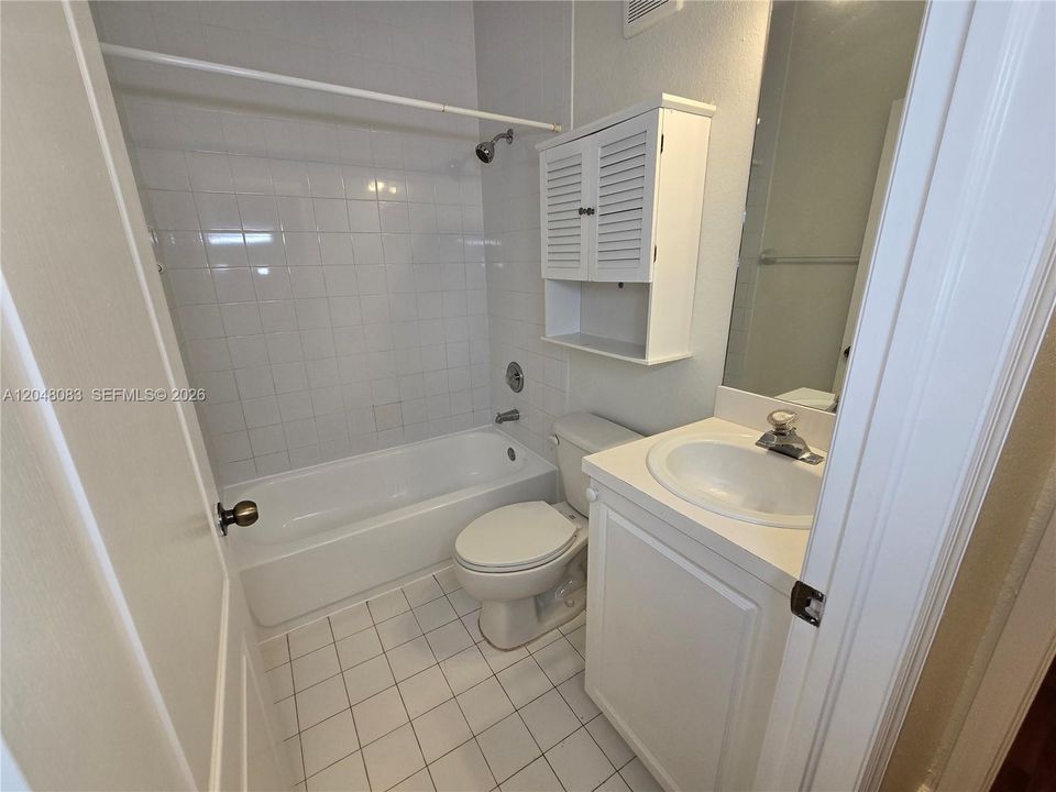 В аренду: $3,300 (3 спален, 2 ванн, 1608 Квадратных фут)