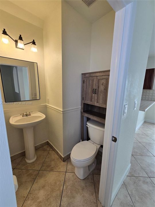 В аренду: $3,300 (3 спален, 2 ванн, 1608 Квадратных фут)