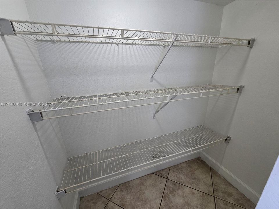 В аренду: $3,300 (3 спален, 2 ванн, 1608 Квадратных фут)