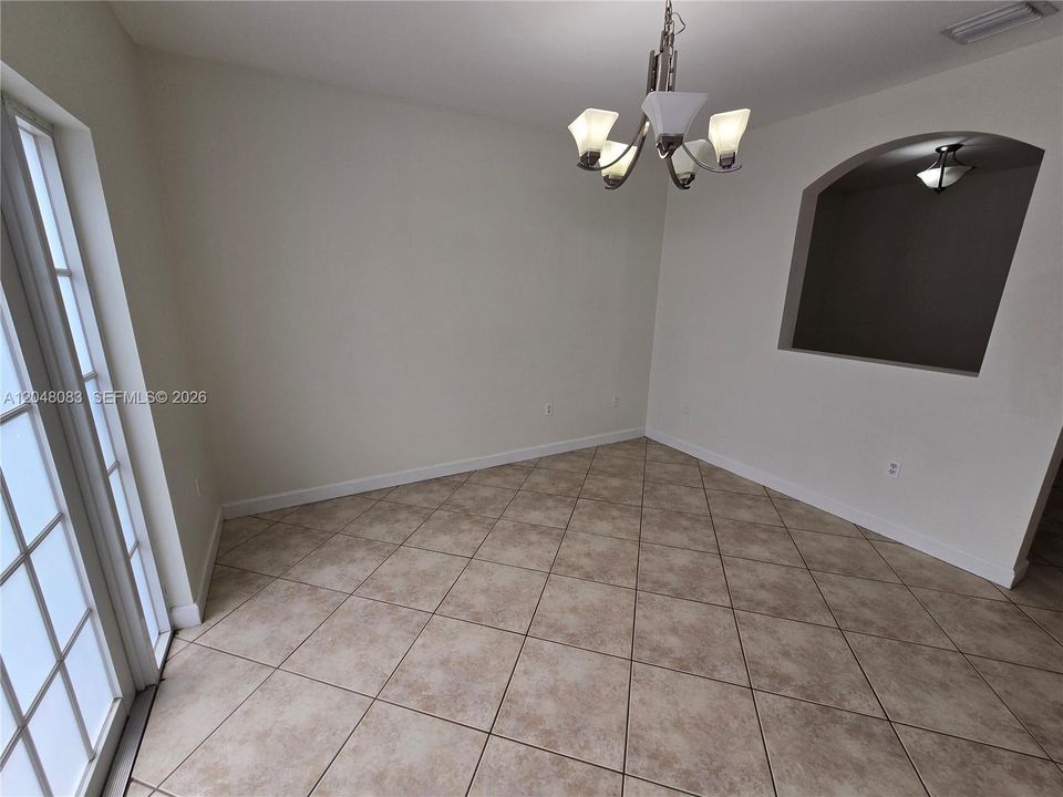В аренду: $3,300 (3 спален, 2 ванн, 1608 Квадратных фут)