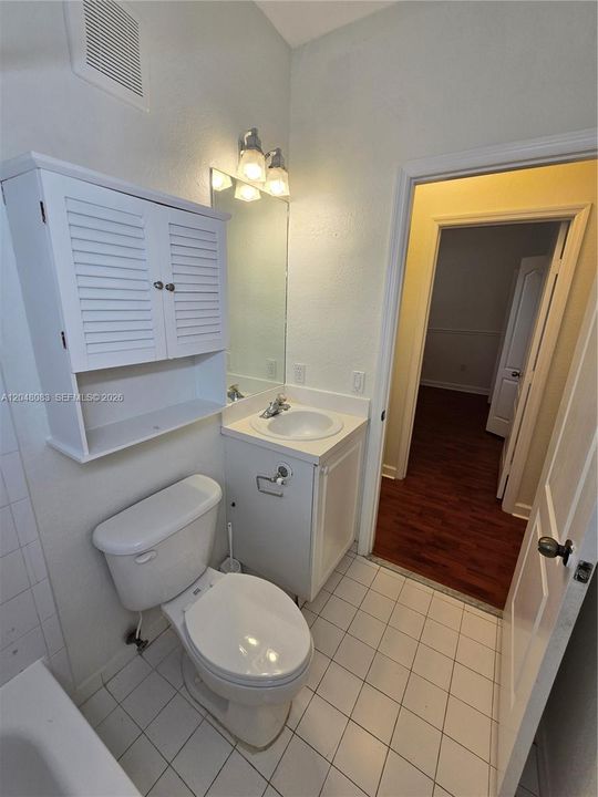 В аренду: $3,300 (3 спален, 2 ванн, 1608 Квадратных фут)