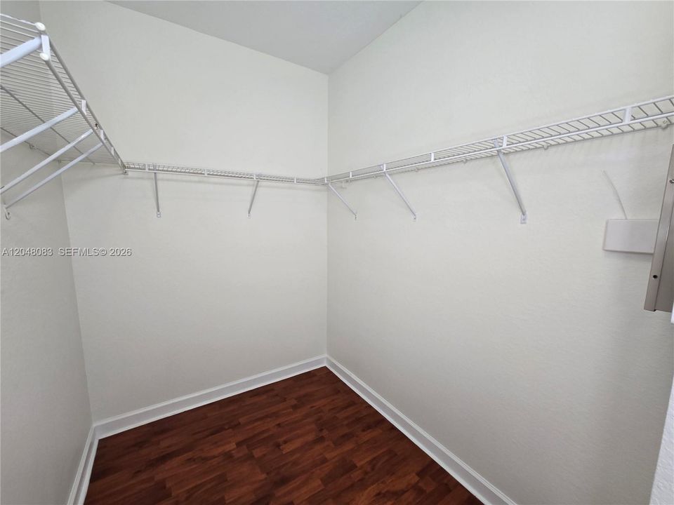 В аренду: $3,300 (3 спален, 2 ванн, 1608 Квадратных фут)