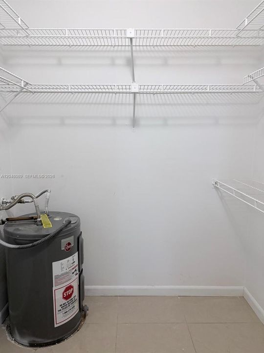 For Rent: $2,350 (3 beds, 2 baths, 1060 Square Feet)