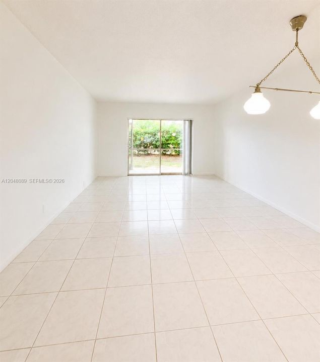 For Rent: $2,350 (3 beds, 2 baths, 1060 Square Feet)