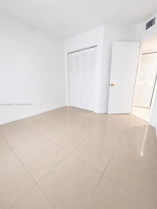 For Rent: $2,350 (3 beds, 2 baths, 1060 Square Feet)