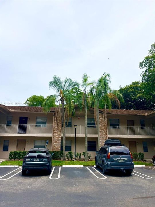 For Rent: $2,350 (3 beds, 2 baths, 1060 Square Feet)