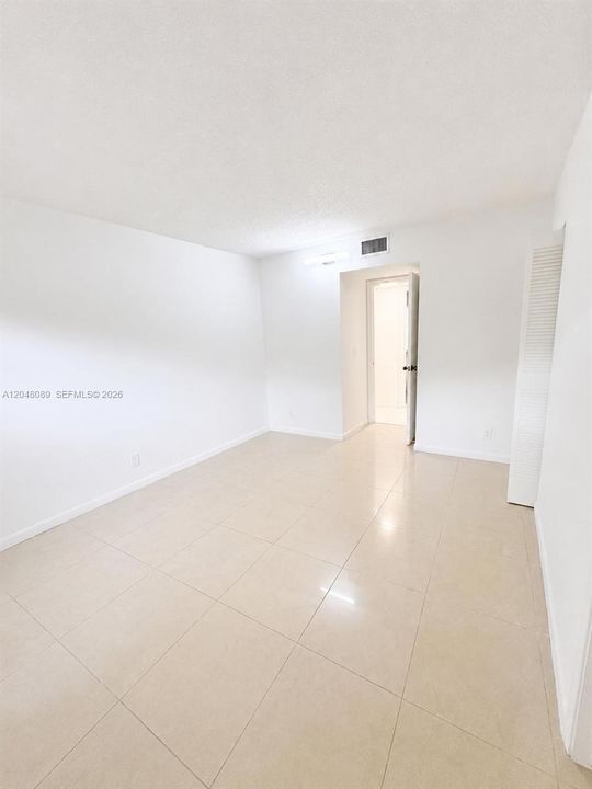For Rent: $2,350 (3 beds, 2 baths, 1060 Square Feet)