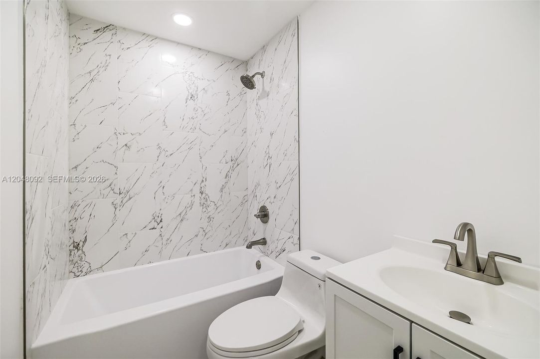 For Sale: $599,000 (3 beds, 3 baths, 1704 Square Feet)