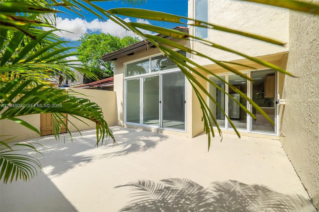 For Sale: $599,000 (3 beds, 3 baths, 1704 Square Feet)