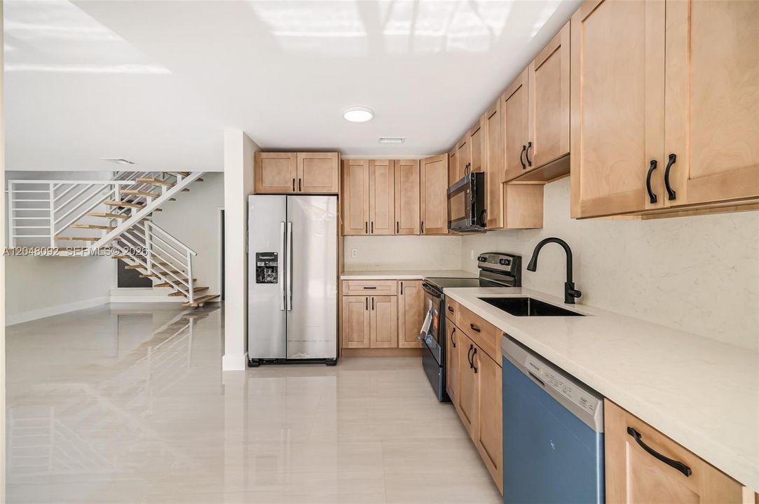 For Sale: $599,000 (3 beds, 3 baths, 1704 Square Feet)
