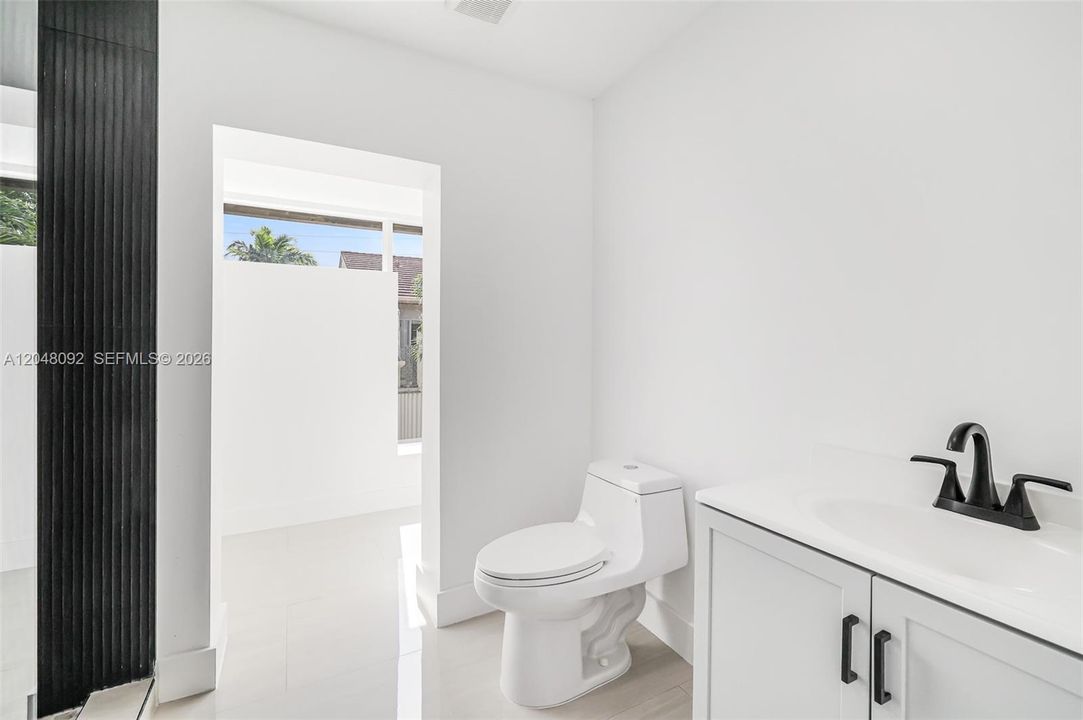 For Sale: $599,000 (3 beds, 3 baths, 1704 Square Feet)