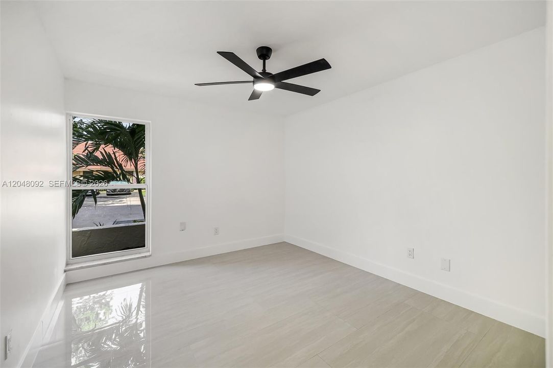 For Sale: $599,000 (3 beds, 3 baths, 1704 Square Feet)