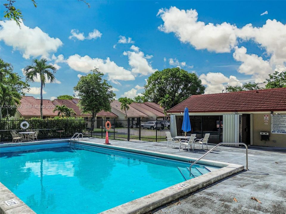 For Sale: $599,000 (3 beds, 3 baths, 1704 Square Feet)