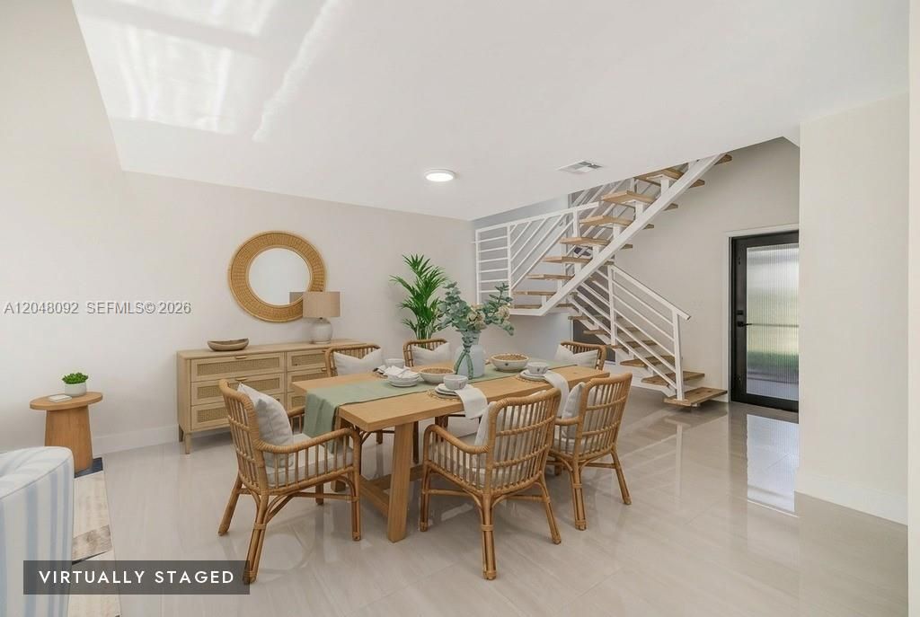 For Sale: $599,000 (3 beds, 3 baths, 1704 Square Feet)