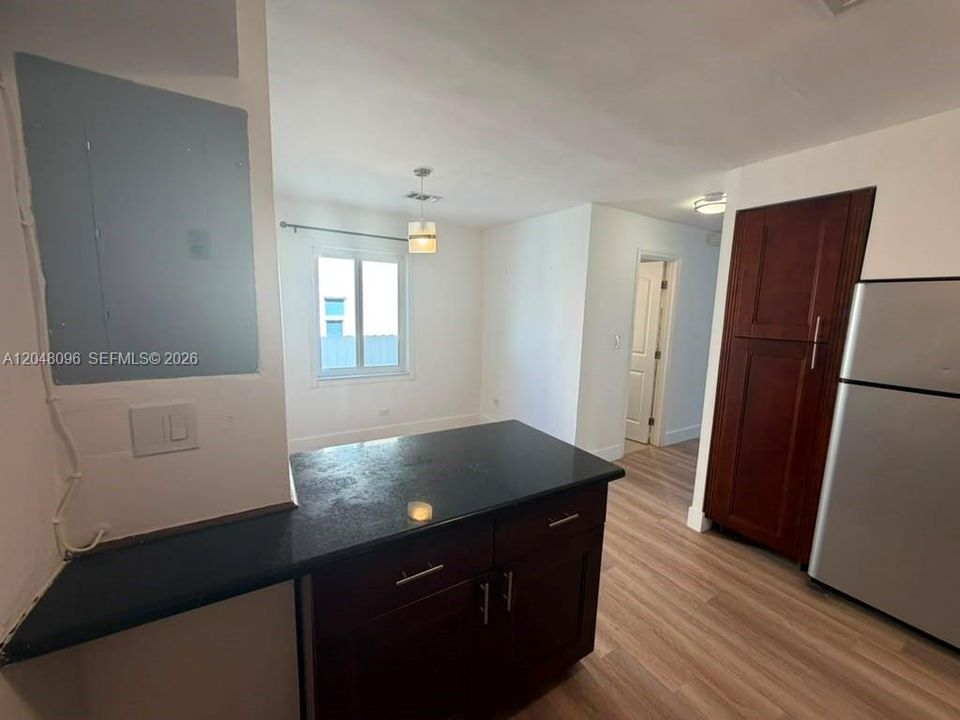 Recently Rented: $2,800 (2 beds, 2 baths, 1272 Square Feet)