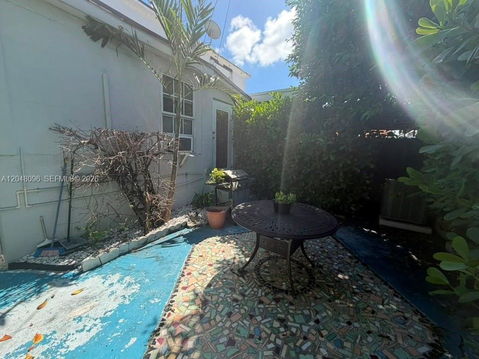 Recently Rented: $2,800 (2 beds, 2 baths, 1272 Square Feet)