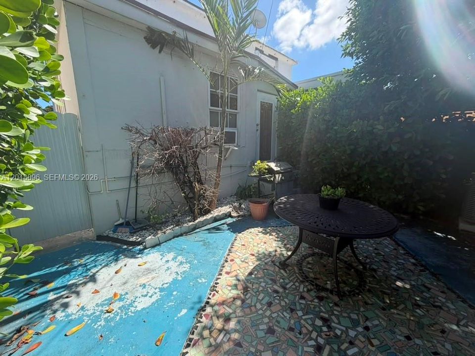 Recently Rented: $2,800 (2 beds, 2 baths, 1272 Square Feet)