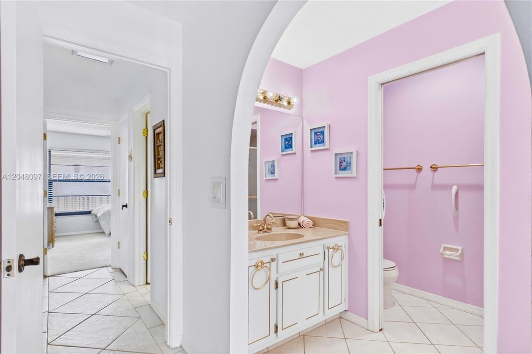 Bright finishes keep the space light and cheerful