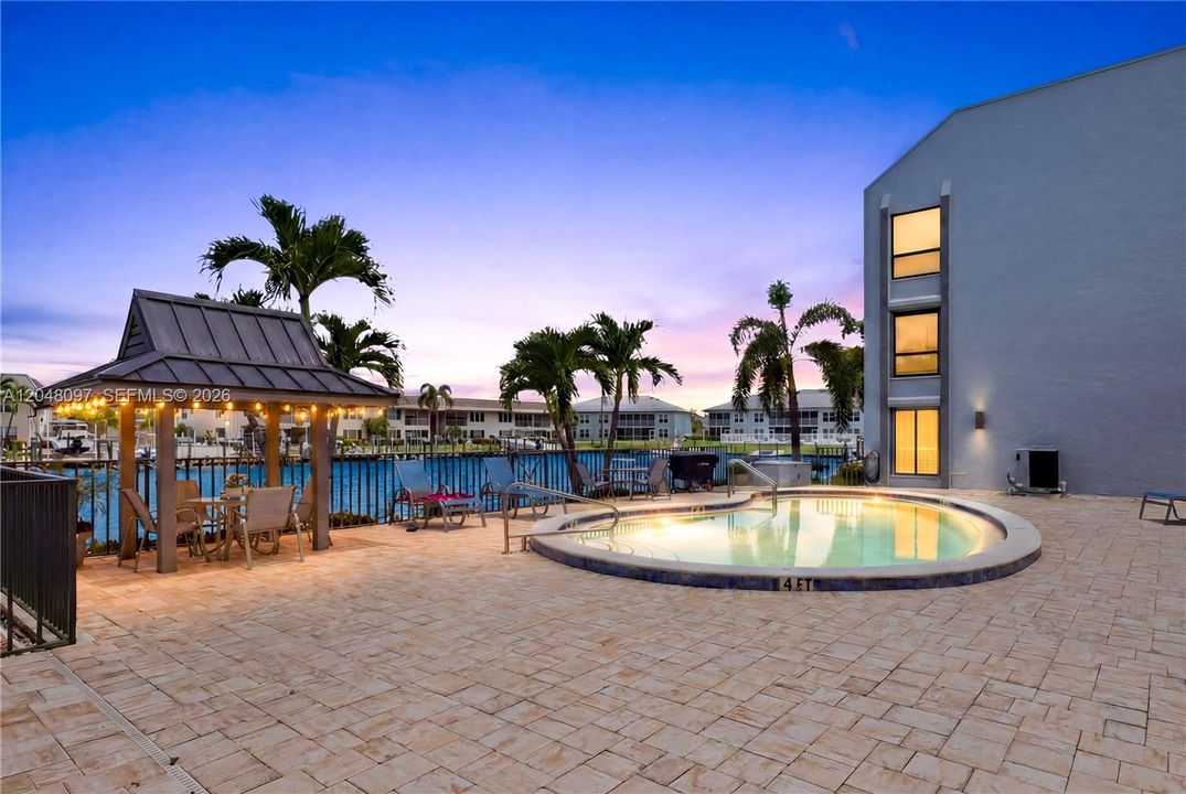 Resort-style waterfront pool to enjoy SWFL sunsets.