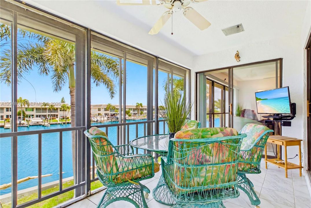 Enjoy your morning coffee from the PRIVATE SCREENED BALCONY or relax in the ENCLOSED SUNROOM while taking in refreshing breezes from the nearby CALOOSAHATCHEE RIVER & watching boats cruise by :)