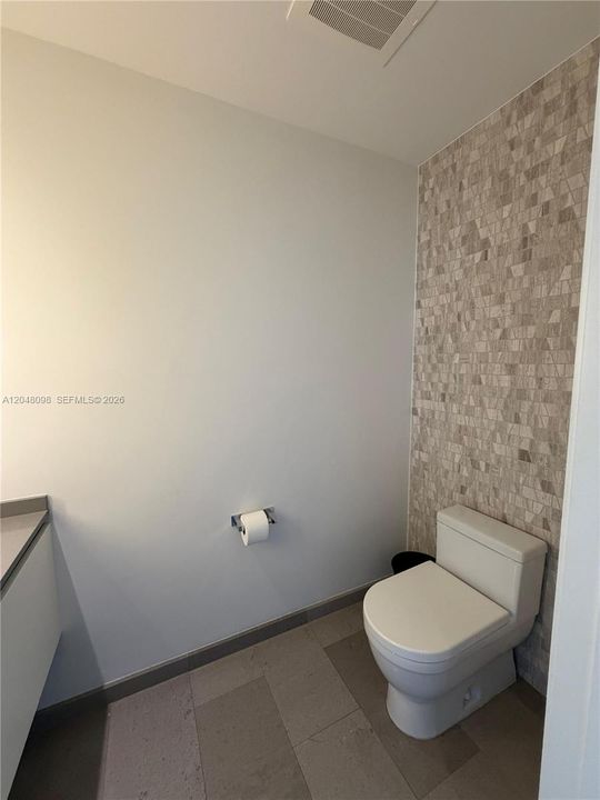 For Rent: $4,300 (1 beds, 1 baths, 976 Square Feet)