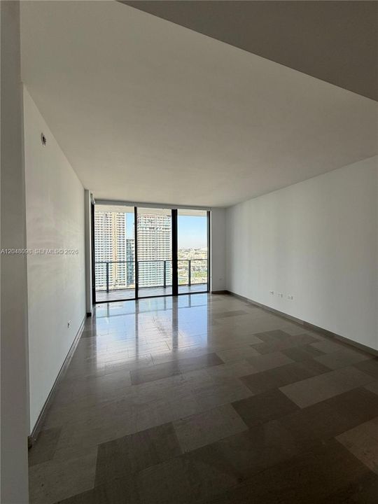 For Rent: $4,300 (1 beds, 1 baths, 976 Square Feet)