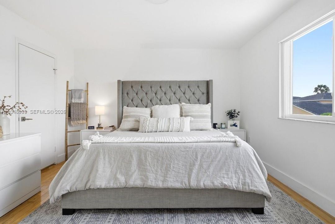 For Rent: $4,350 (4 beds, 2 baths, 1820 Square Feet)