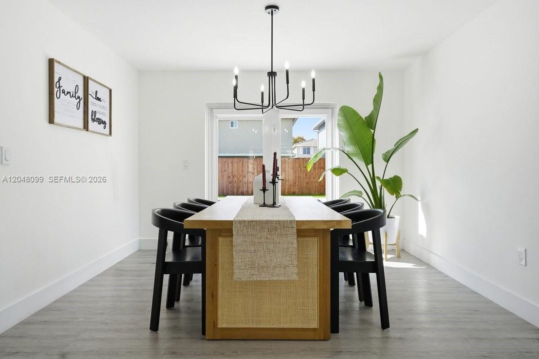 For Rent: $4,350 (4 beds, 2 baths, 1820 Square Feet)