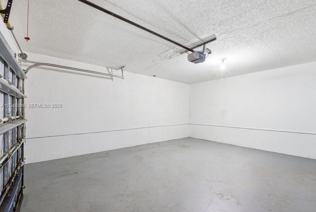 For Rent: $4,350 (4 beds, 2 baths, 1820 Square Feet)