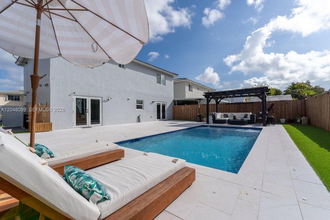 For Rent: $4,350 (4 beds, 2 baths, 1820 Square Feet)