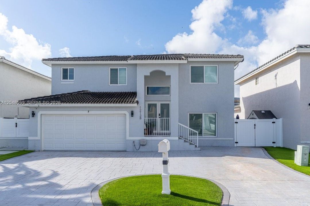 For Rent: $4,350 (4 beds, 2 baths, 1820 Square Feet)