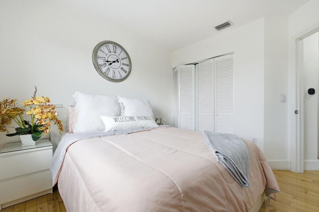 For Rent: $4,350 (4 beds, 2 baths, 1820 Square Feet)