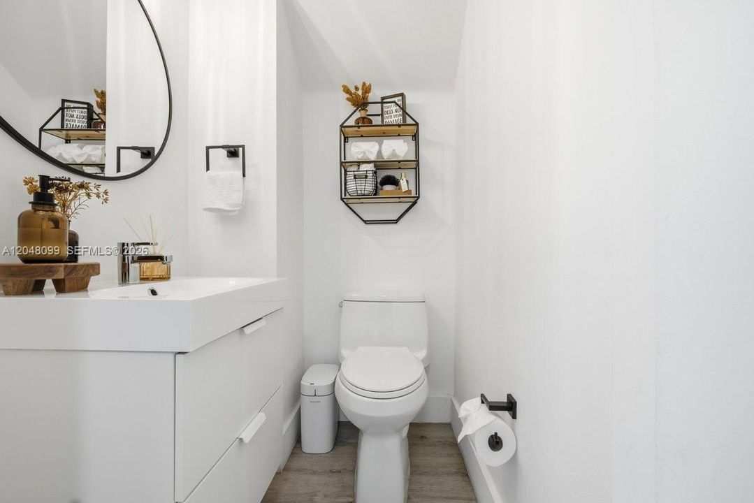 For Rent: $4,350 (4 beds, 2 baths, 1820 Square Feet)