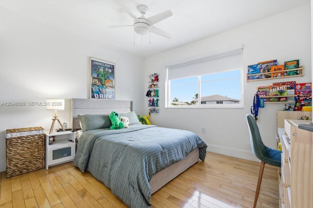 For Rent: $4,350 (4 beds, 2 baths, 1820 Square Feet)