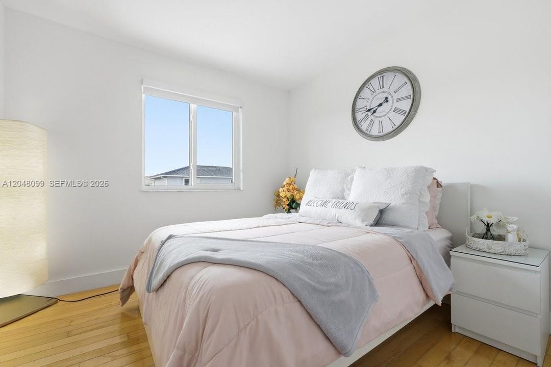 For Rent: $4,350 (4 beds, 2 baths, 1820 Square Feet)