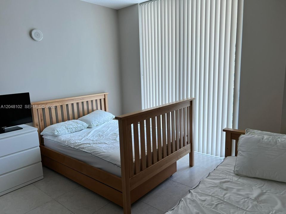 В аренду: $4,150 (2 спален, 2 ванн, 1107 Квадратных фут)